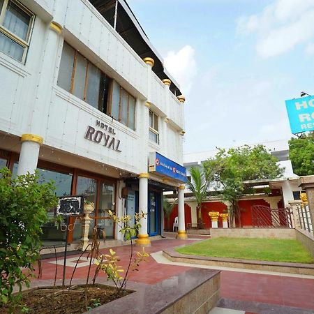 Hotel Royal Ahmedabad Ngoại thất bức ảnh