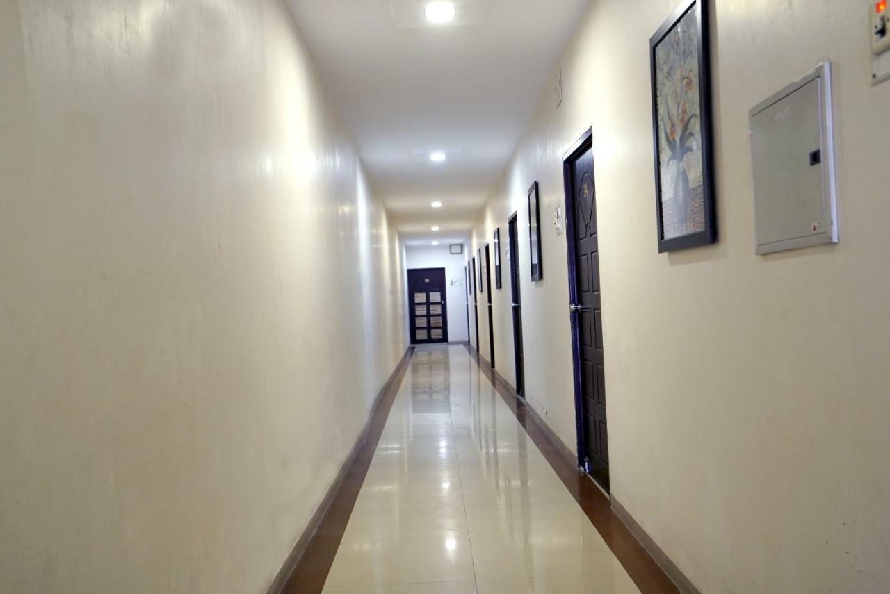 Hotel Royal Ahmedabad Ngoại thất bức ảnh