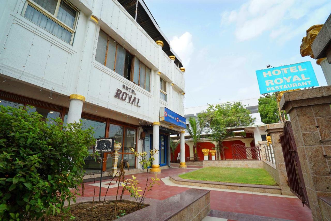 Hotel Royal Ahmedabad Ngoại thất bức ảnh
