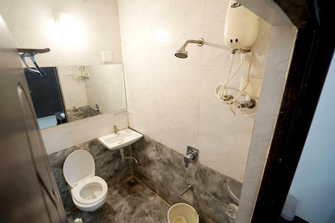 Hotel Royal Ahmedabad Ngoại thất bức ảnh